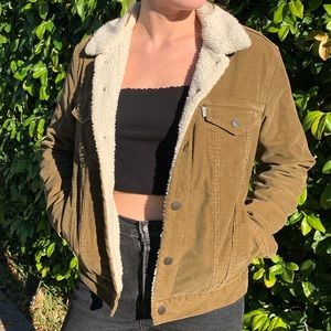 LEVI’S SHERPA TRUCKER JACKET🍂🤎